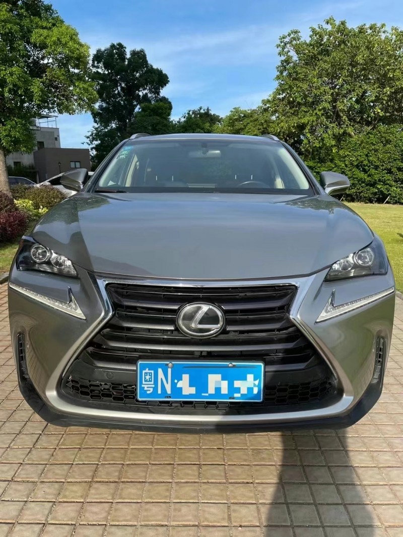 广州17年雷克萨斯NX1