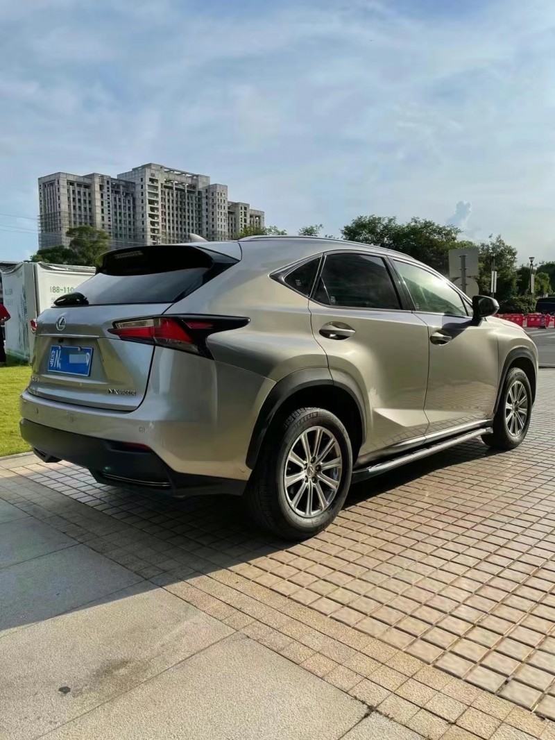 广州17年雷克萨斯NX9