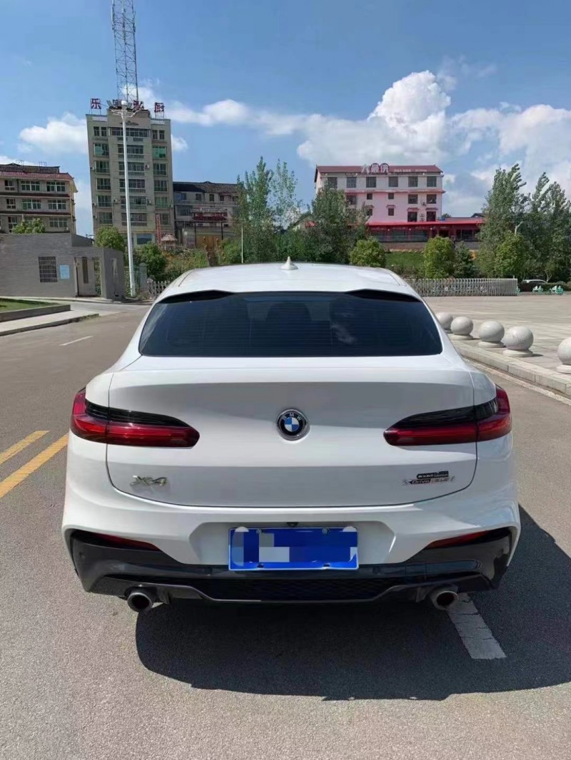 常德19年寶馬X45