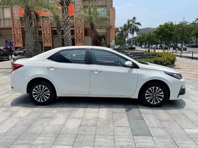 佛山17年丰田卡罗拉2