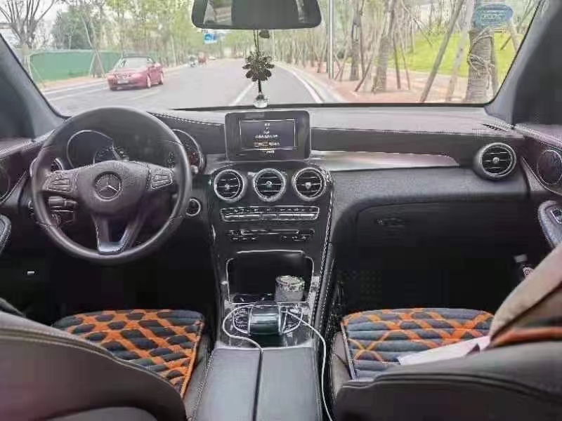 成都18年奔驰GLC4