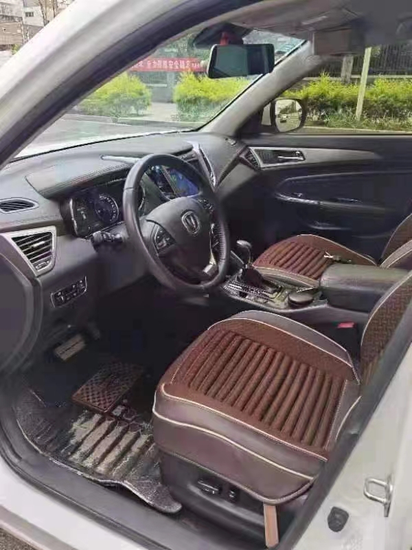 重慶17年長安汽車CS755