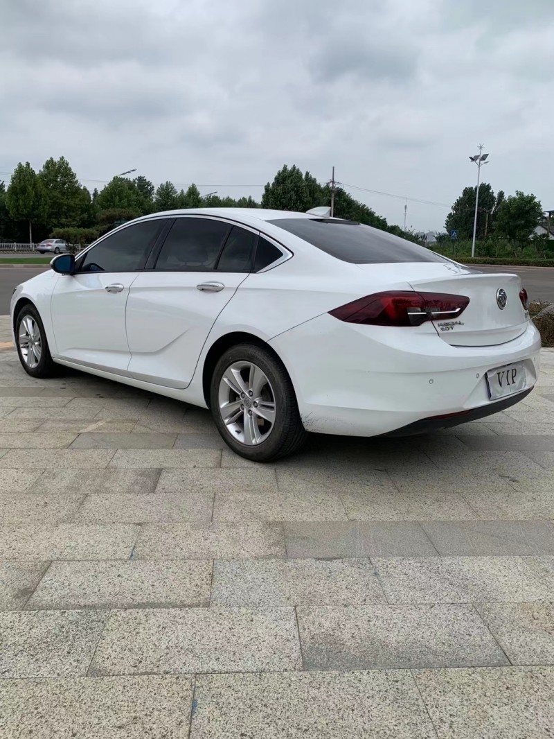 枣庄18年别克君威7