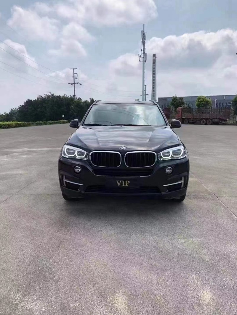 成都16年宝马X59