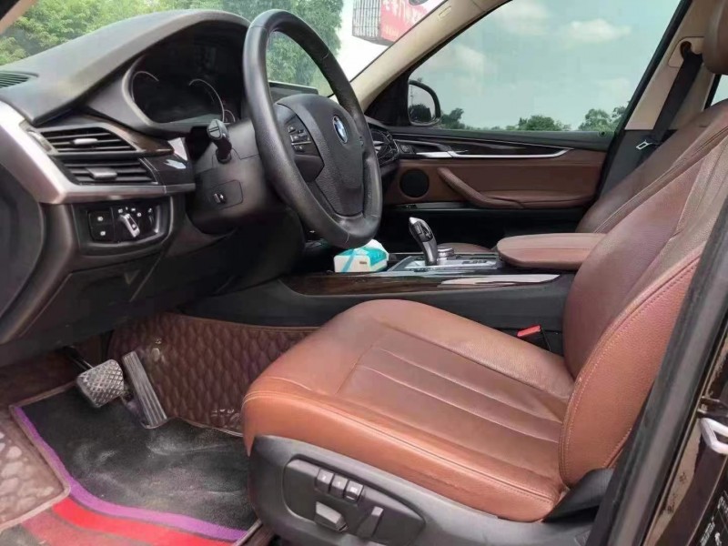 成都16年宝马X56