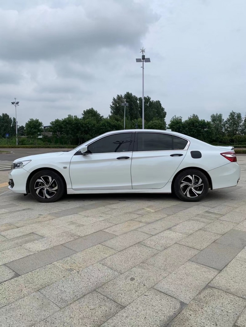 枣庄17年本田雅阁9