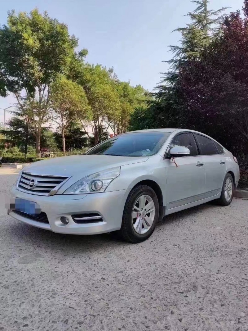 呂梁13年日產天籟3