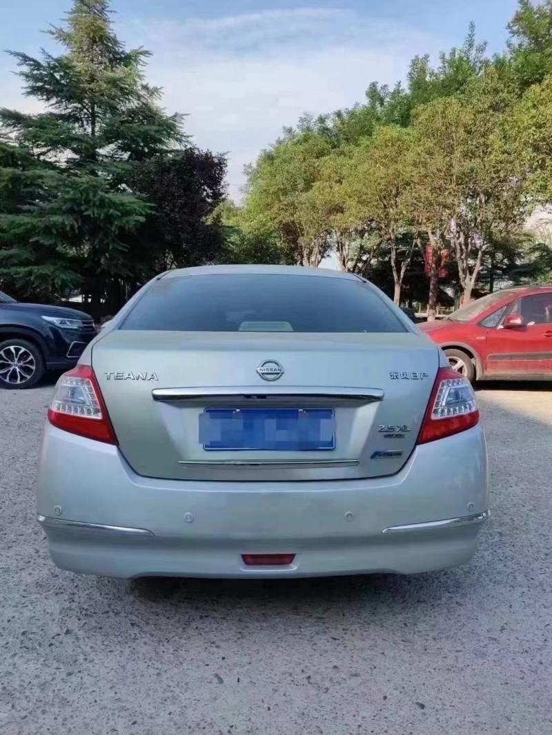 呂梁13年日產天籟8