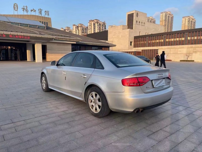 煙臺12年奧迪A4L2