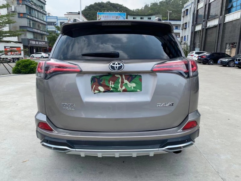 东莞17年丰田RAV4荣放1
