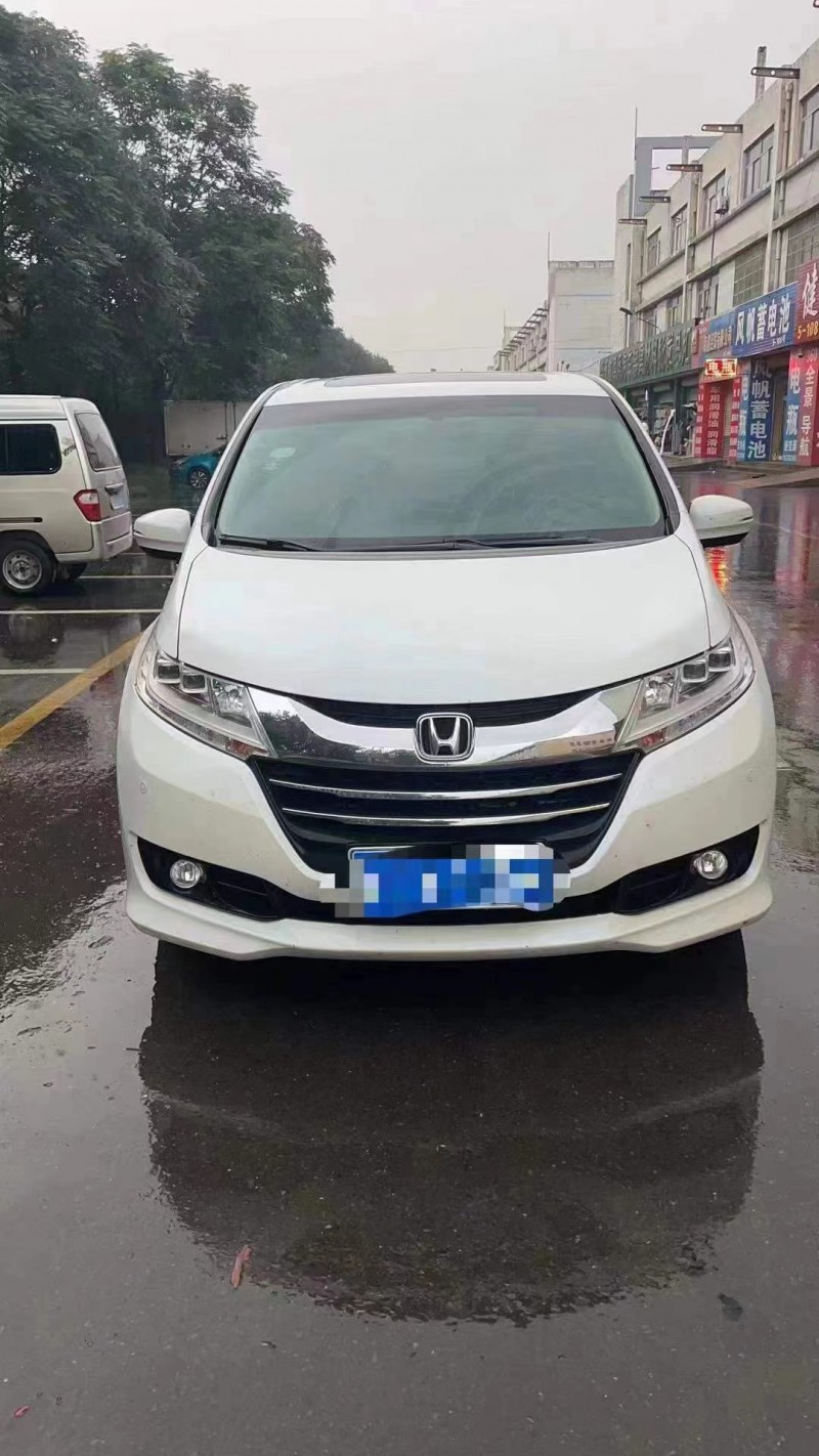 青岛17年本田奥德赛1
