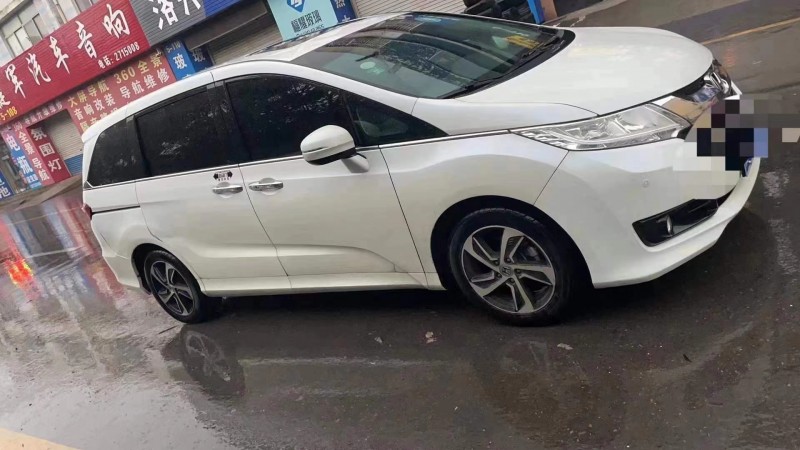 青岛17年本田奥德赛2