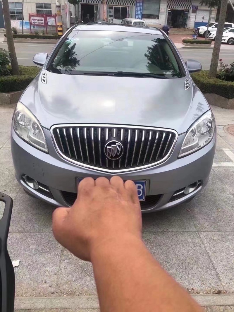 青岛11年别克英朗GT1