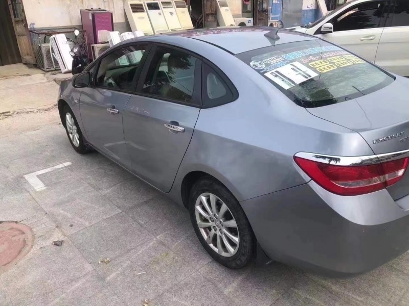 青岛11年别克英朗GT3