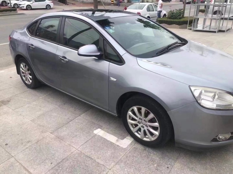 青岛11年别克英朗GT5