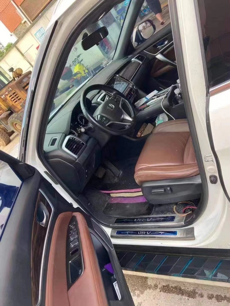 益阳17年本田冠道4