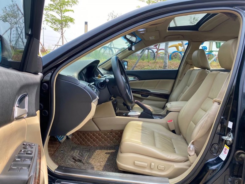 东莞08年本田雅阁8