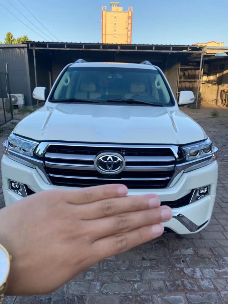 保定16年丰田兰德酷路泽8