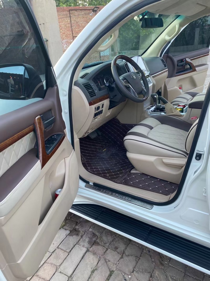 保定16年丰田兰德酷路泽3