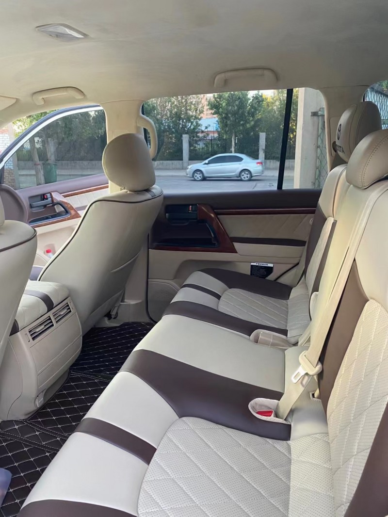 保定16年丰田兰德酷路泽9