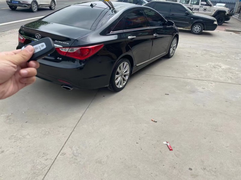 保定11年现代索纳塔八4