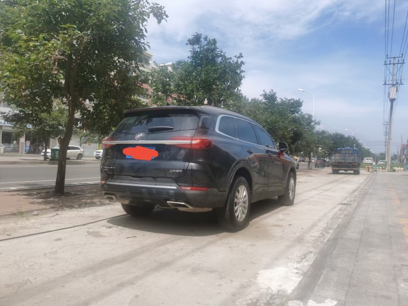 青岛21年别克昂科旗3