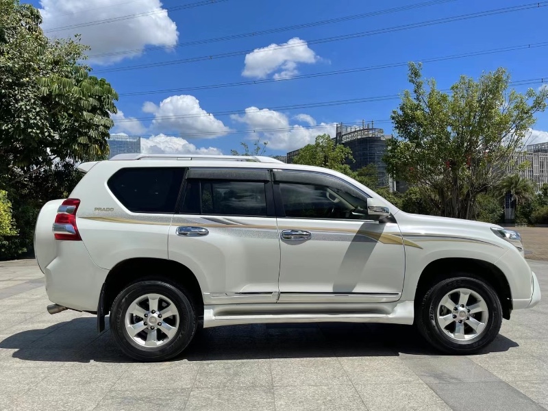 深圳17年丰田普拉多9