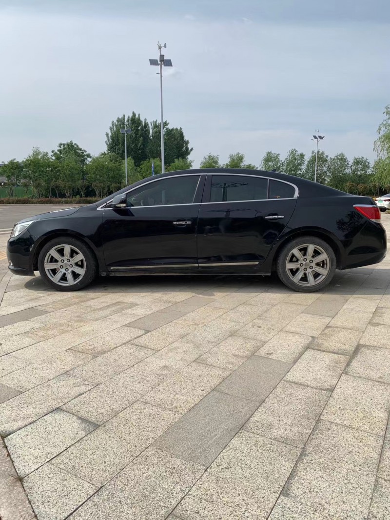 枣庄12年别克君越4