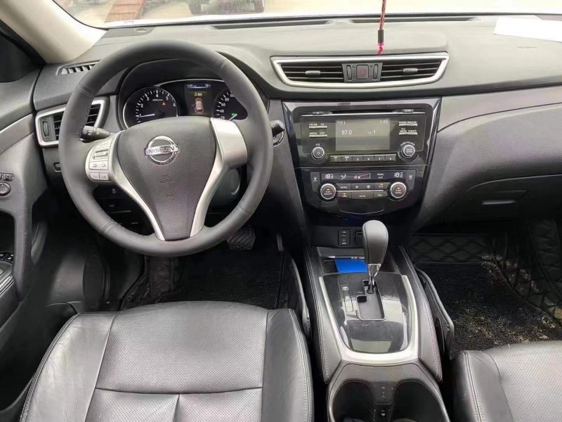 仙桃14年日產奇駿4