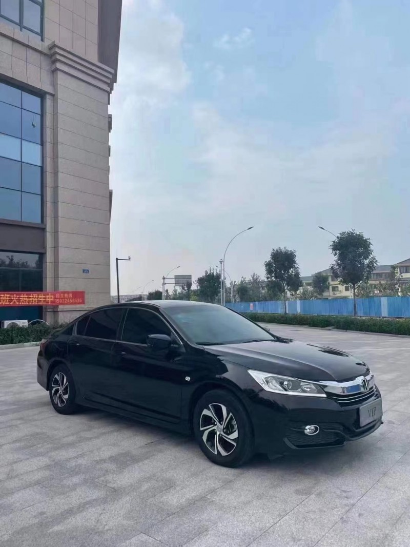 保定17年本田雅阁2