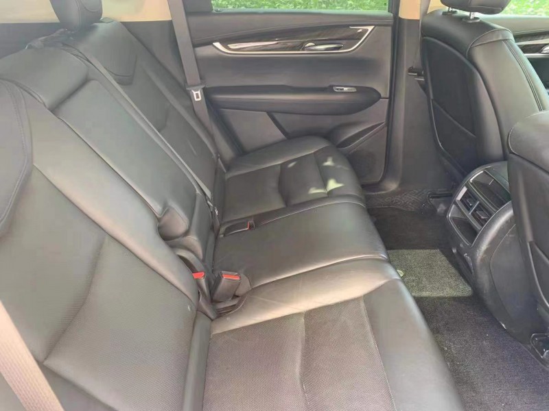 武汉17年凯迪拉克XT54