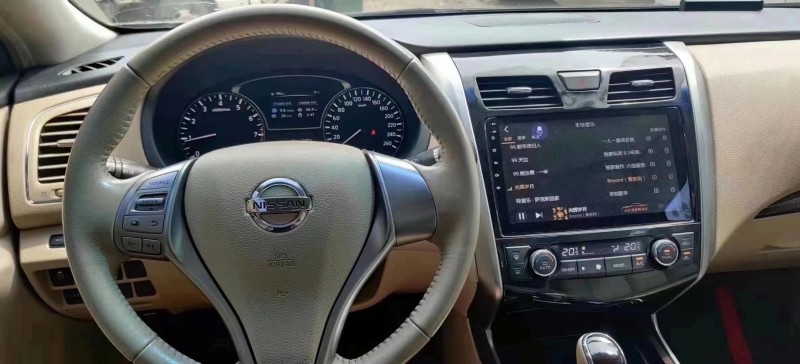 廈門16年日產天籟5