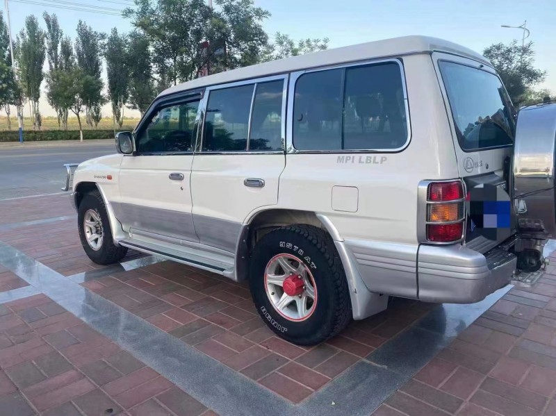 西安12年獵豹汽車黑金剛4