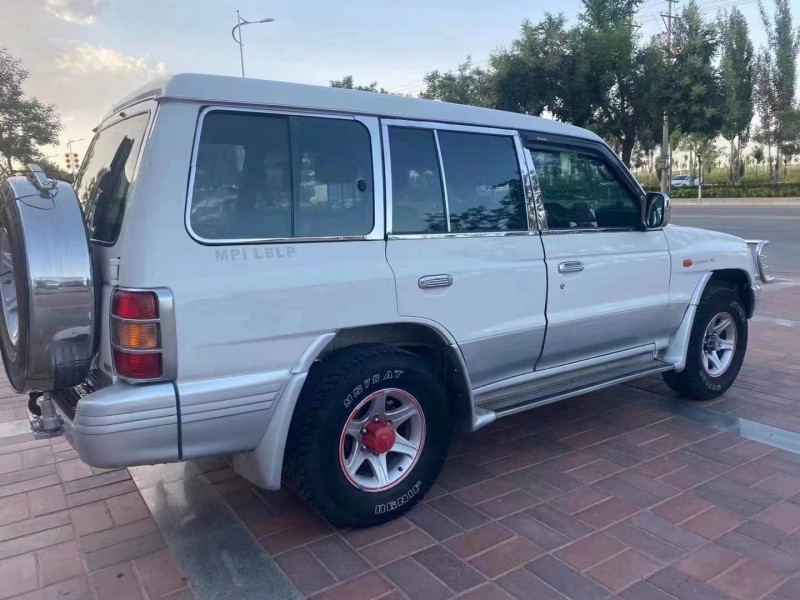 西安12年獵豹汽車黑金剛5