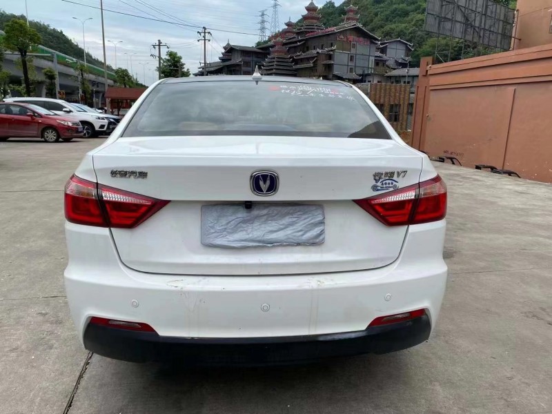 遵義17年長安汽車悅翔V72