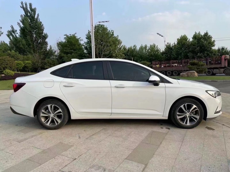 枣庄20年别克威朗9