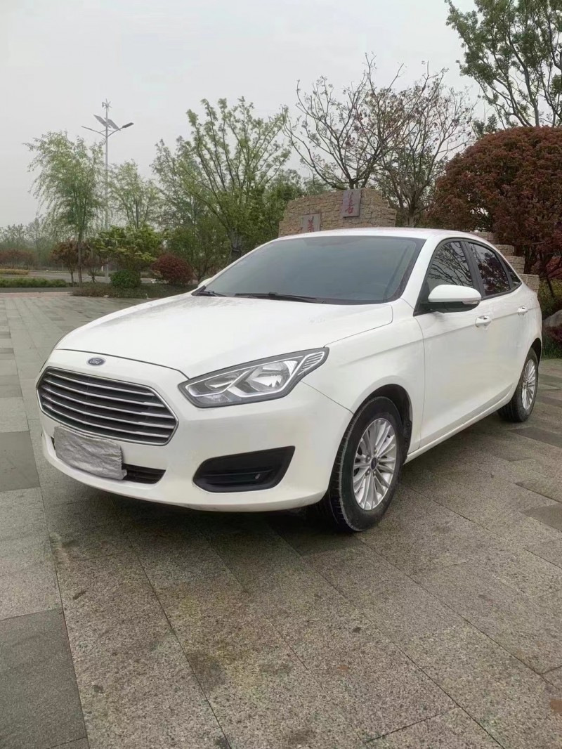 枣庄18年福特福睿斯2