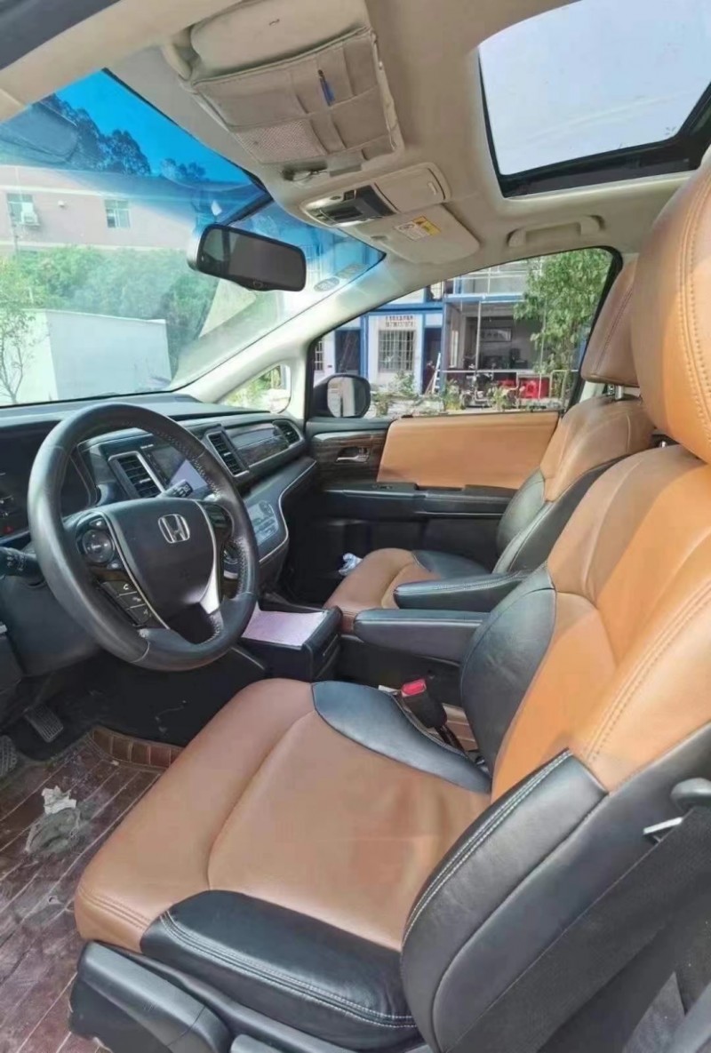 佛山17年本田艾力绅2