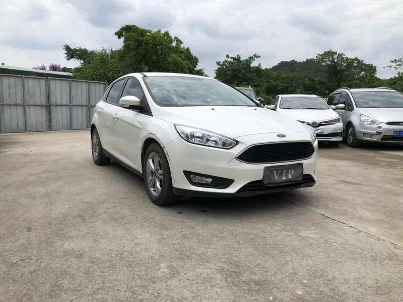 佛山17年福特福克斯2