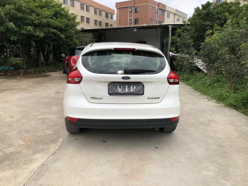 佛山17年福特福克斯5