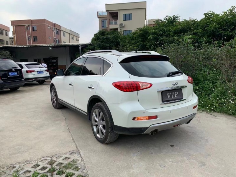 佛山17年英菲尼迪QX509