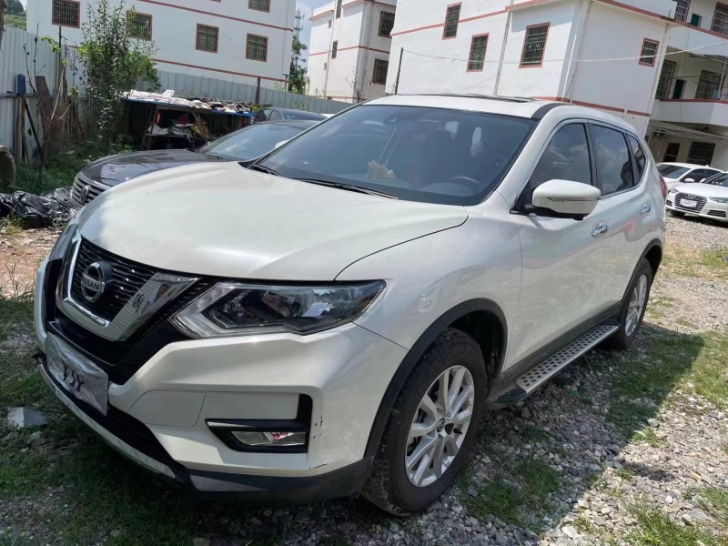 撫州19年日產奇駿2