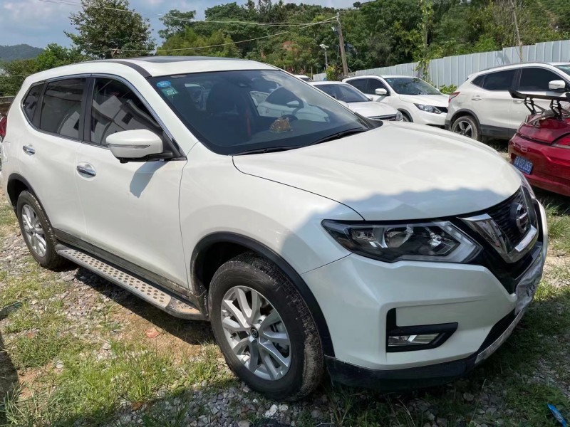 撫州19年日產奇駿3
