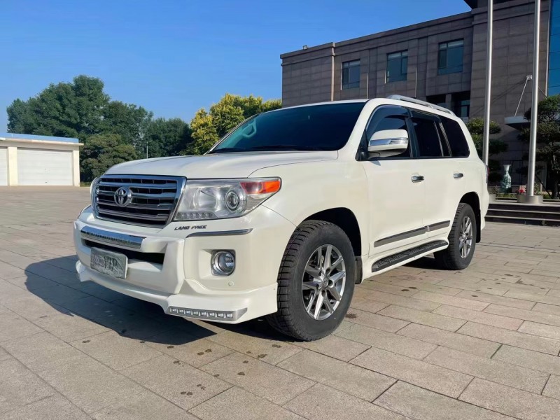 保定16年丰田兰德酷路泽8