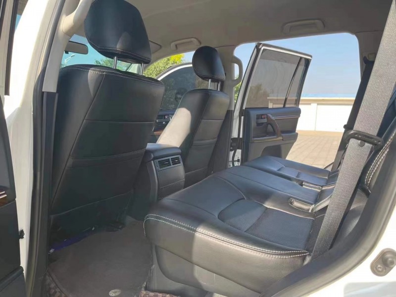 保定16年丰田兰德酷路泽5