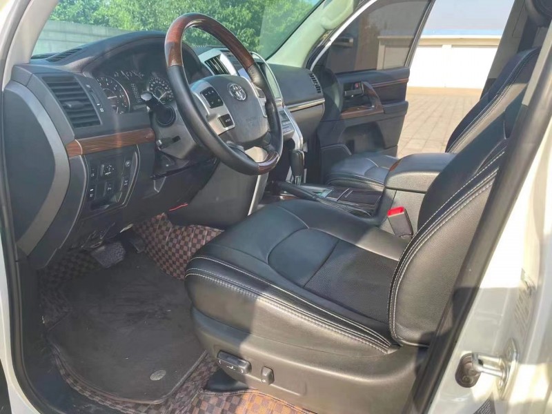 保定16年丰田兰德酷路泽6