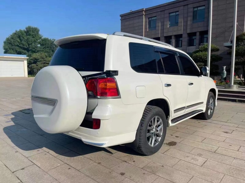 保定16年丰田兰德酷路泽2