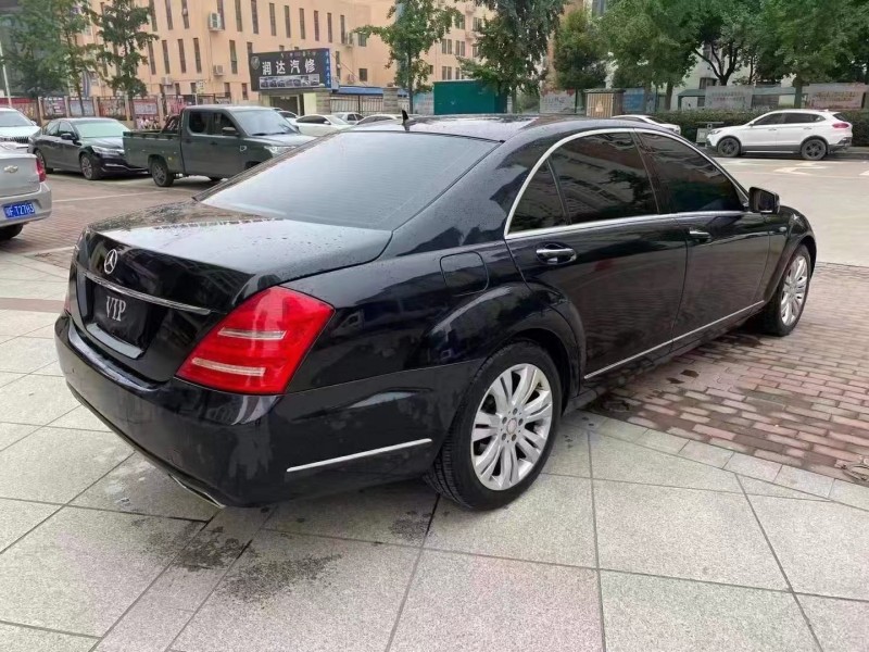 武汉10年奔驰S8