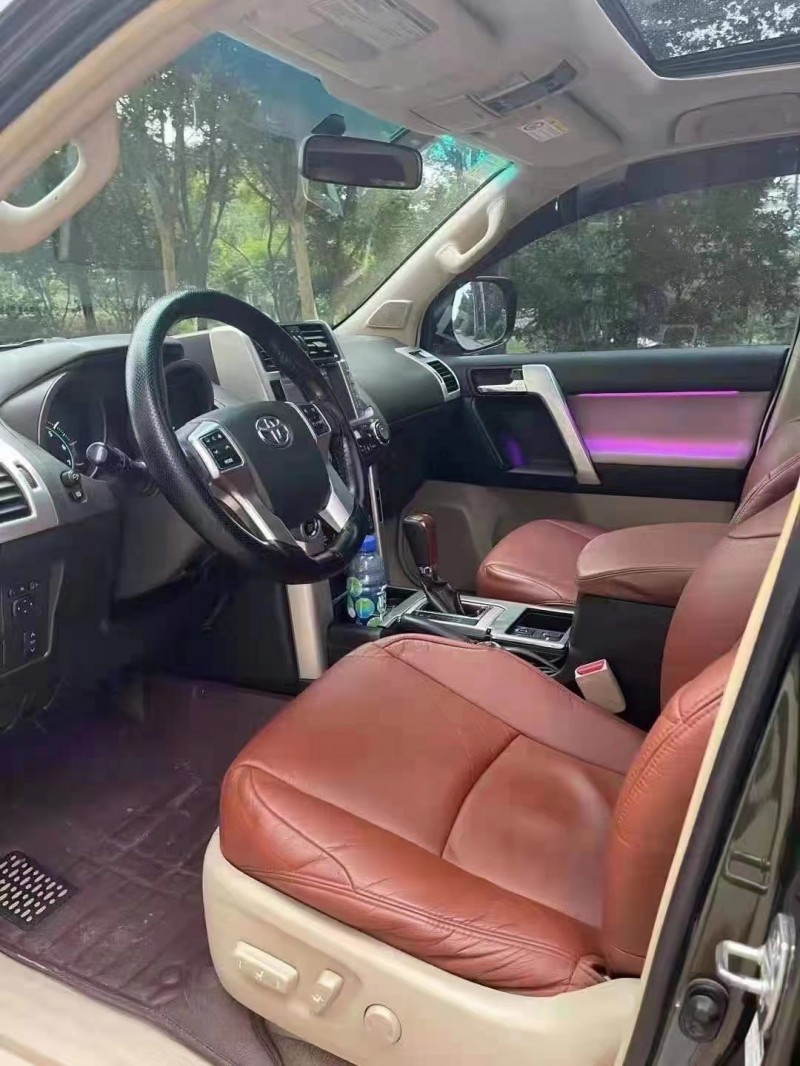 保定12年丰田普拉多5