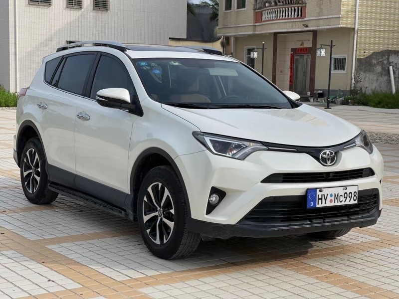 佛山17年丰田RAV47